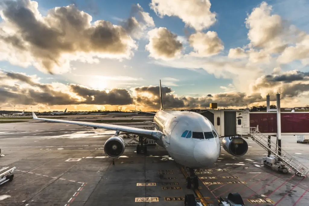 How Can You Navigate London Luton Airport And Its Transport Options